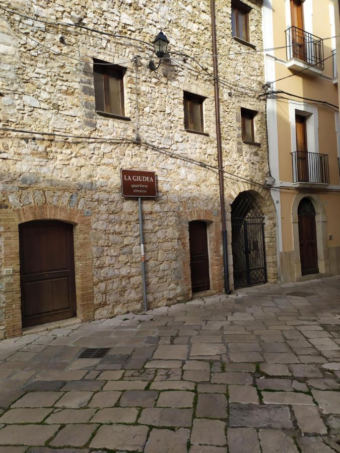 Casa Flora Fondi Centro Storico Apartment Exterior photo
