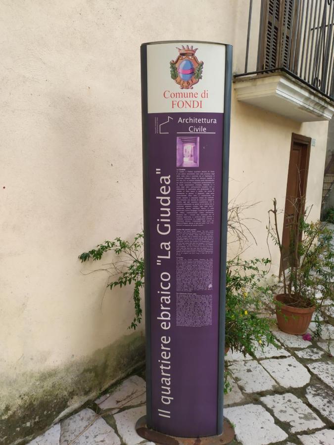 Casa Flora Fondi Centro Storico Apartment Exterior photo